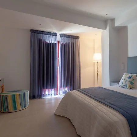 Mar N Mar Crown Hotel-suites 4* Kamári