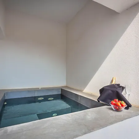 Mar N Mar Crown Hotel-suites Καμάρι