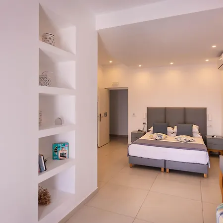 Mar N Mar Crown Hotel-suites Hotel Kamári