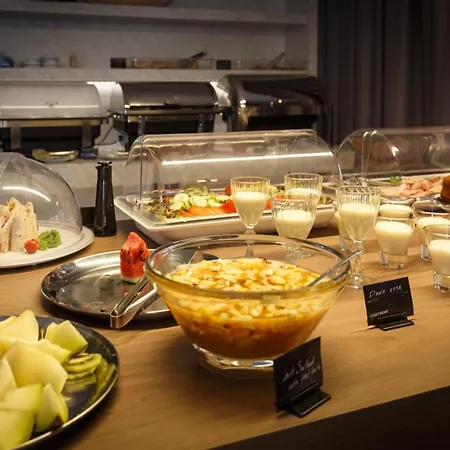 Mar N Mar Crown Hotel-suites 酒店 4*