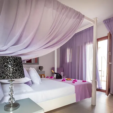 Mar N Mar Crown Hotel-suites 酒店
