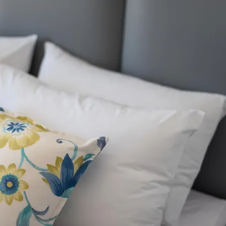 酒店 Mar N Mar Crown Hotel-suites 4*