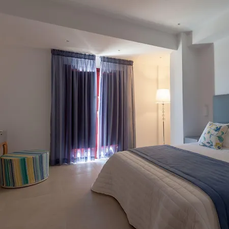 酒店 Mar N Mar Crown Hotel-suites