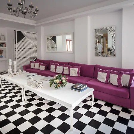 Mar N Mar Crown Hotel-suites 4* Kamári