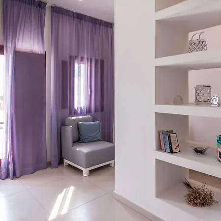 Mar N Mar Crown Hotel-suites 4* Kamári