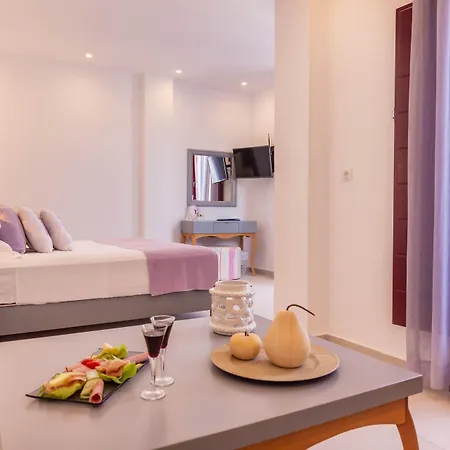 Mar N Mar Crown Hotel-suites