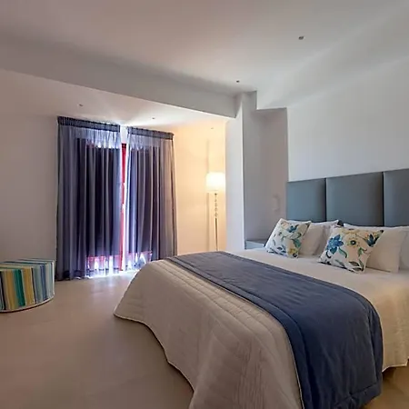 Mar N Mar Crown Hotel-suites 4* Kamári