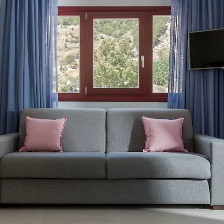 Mar N Mar Crown Hotel-suites Hotel Kamári