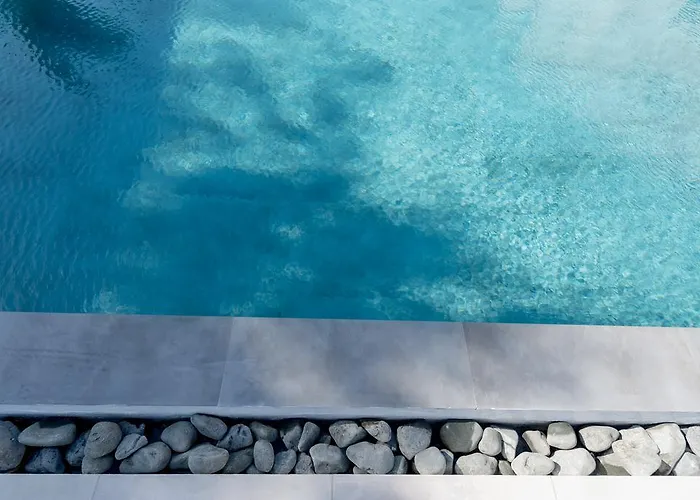 Mar N Mar Crown Hotel-suites