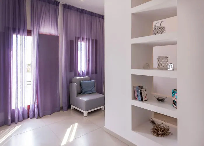 Mar N Mar Crown Hotel-suites 4* Kamari (Santorini)