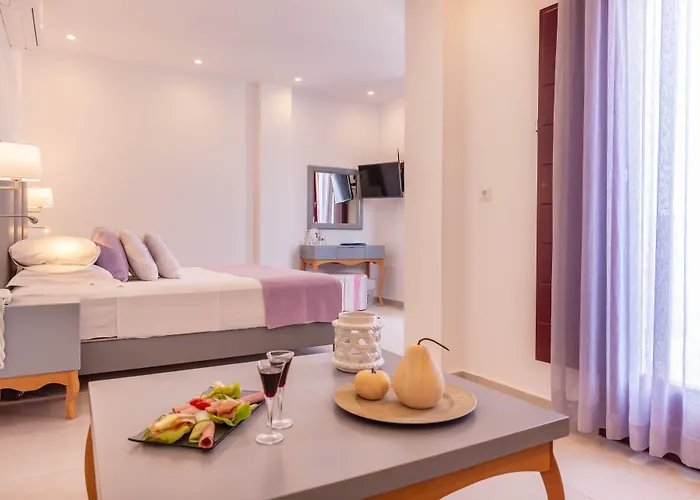 Mar N Mar Crown Hotel-suites