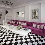 Mar N Mar Crown Hotel-suites 4* Kamári