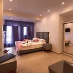 Mar N Mar Crown Hotel-suites 4*