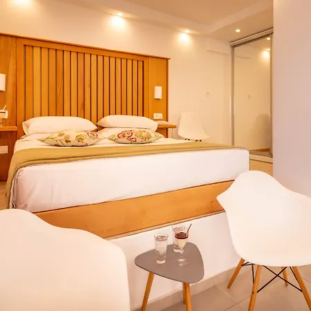 Mar N Mar Crown Hotel-suites 4* Kamári