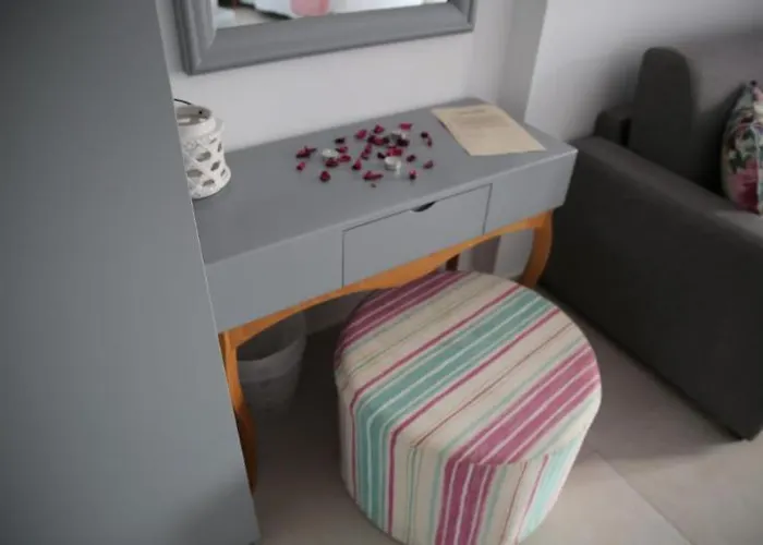 Mar N Mar Crown Hotel-suites