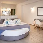 Mar N Mar Crown Hotel-suites