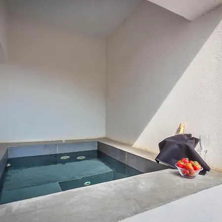 Mar N Mar Crown Hotel-suites